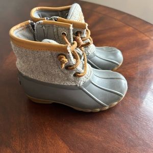 Little girl sperry boots
